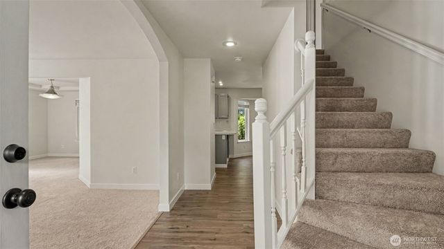 12916 NE 203rd Ct, Woodinville, WA 98072