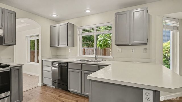 12916 NE 203rd Ct, Woodinville, WA 98072