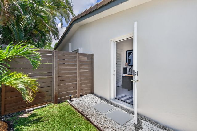 4800 NE 15TH Terrace, Oakland Park, FL 33334