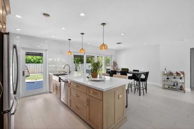 4800 NE 15TH Terrace, Oakland Park, FL 33334