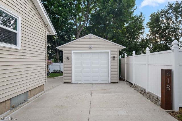 418 Dodge Avenue, Williamstown, WV 26187