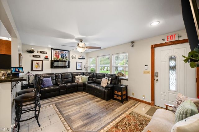 418 Dodge Avenue, Williamstown, WV 26187