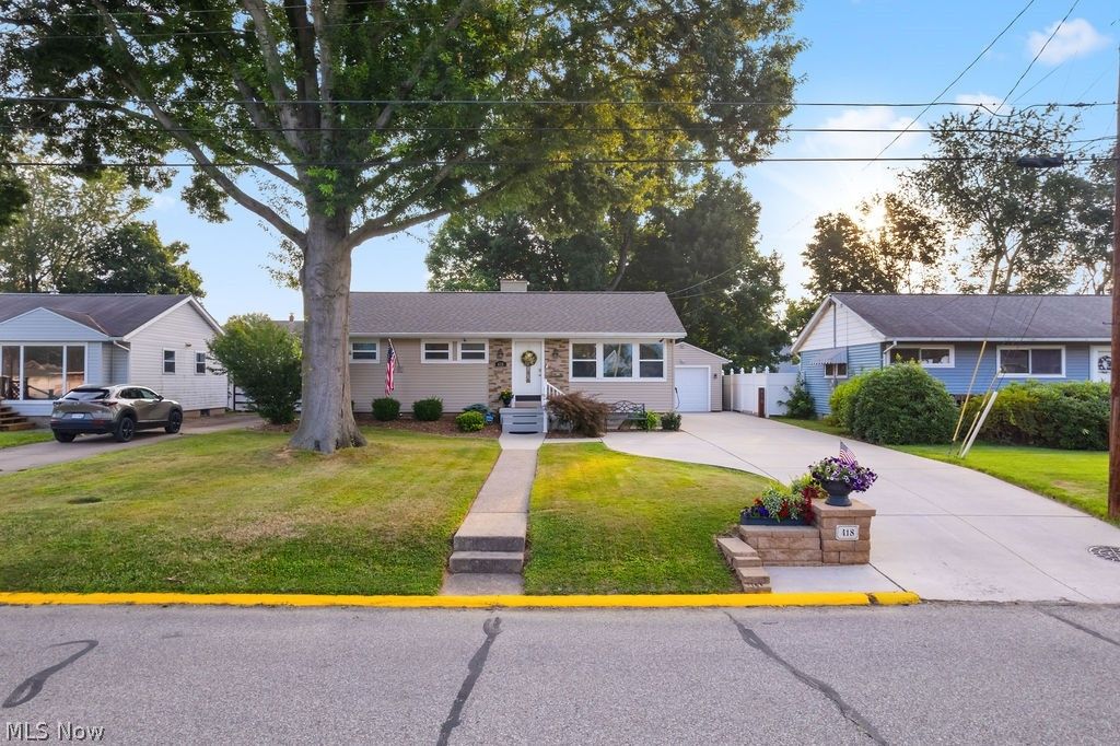 418 Dodge Avenue, Williamstown, WV 26187