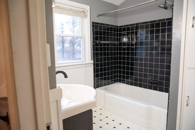 1186 Edna Street SE, Grand Rapids, MI 49507