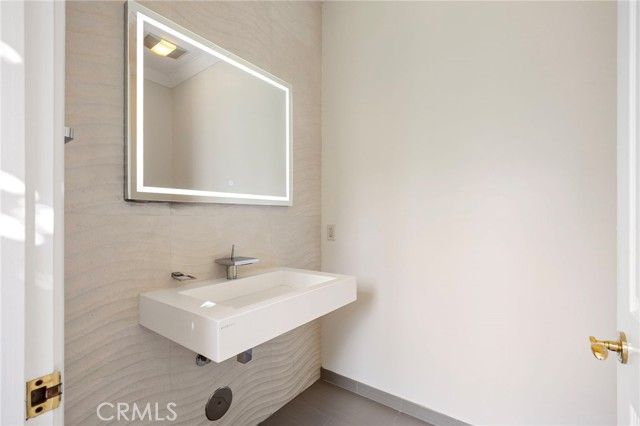 630 W Devon, Long Beach, CA 90807