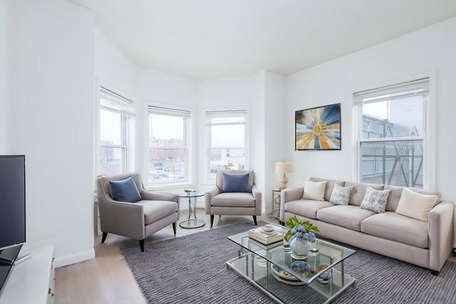 19 Kelley Sq, Worcester, MA 01610