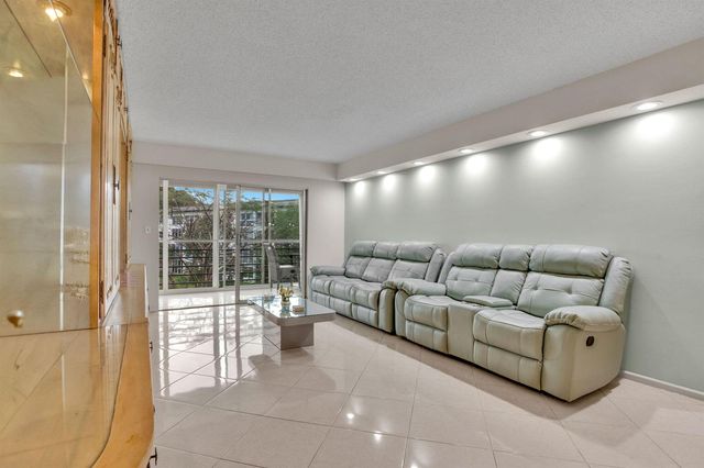 4701 Martinique Drive K3, Coconut Creek, FL 33066