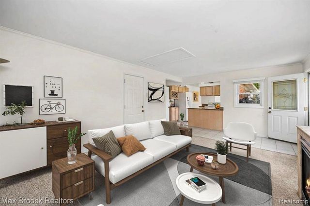 4550 Patrick Road, West Bloomfield, MI 48322