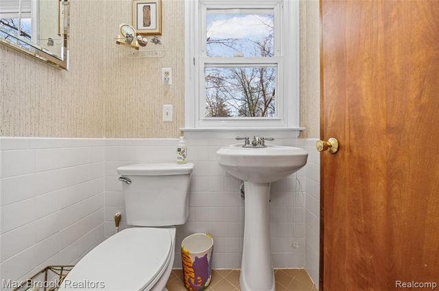 4550 Patrick Road, West Bloomfield, MI 48322