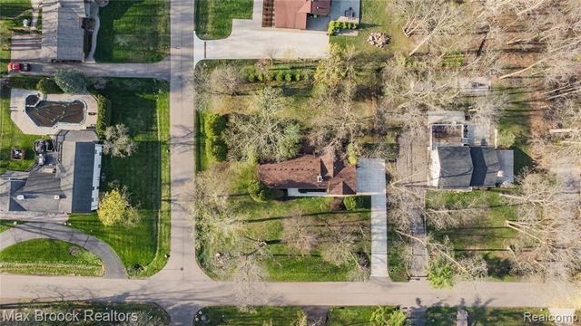 4550 Patrick Road, West Bloomfield, MI 48322