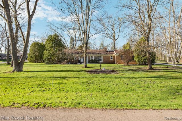 4550 Patrick Road, West Bloomfield, MI 48322