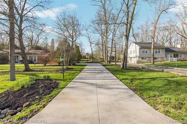 4550 Patrick Road, West Bloomfield, MI 48322