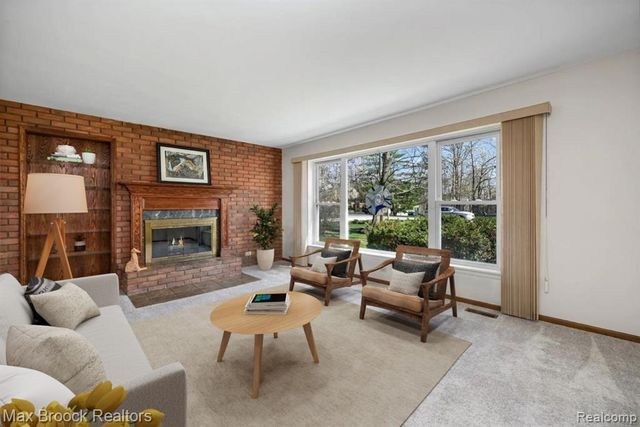 4550 Patrick Road, West Bloomfield, MI 48322
