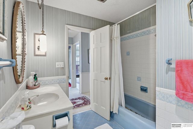 4472 County Road P43, Fort Calhoun, NE 68023