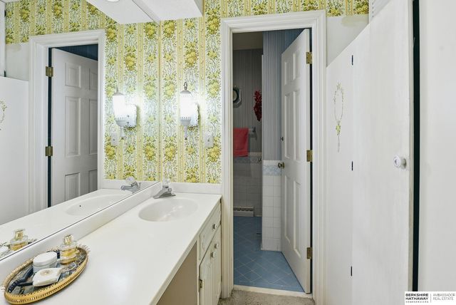 4472 County Road P43, Fort Calhoun, NE 68023