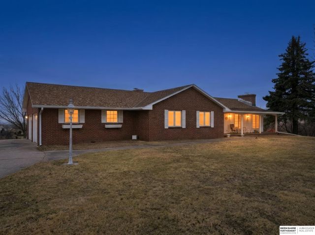 4472 County Road P43, Fort Calhoun, NE 68023