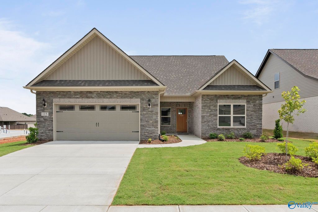 1302 Vermilion Circle, Huntsville, AL 35803