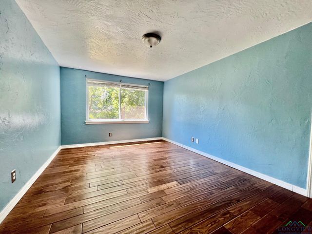 1104 Le Duke Blvd., Longview, TX 75601