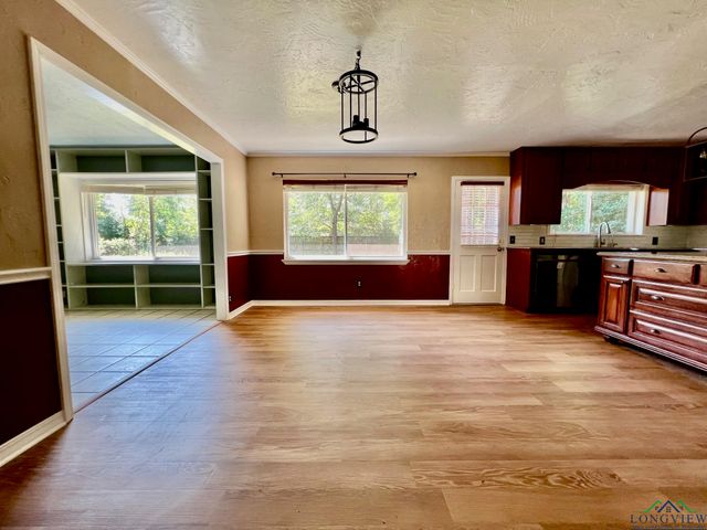 1104 Le Duke Blvd., Longview, TX 75601