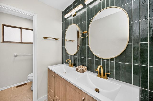 2730 Bristol Hill Court, Cincinnati, OH 45239