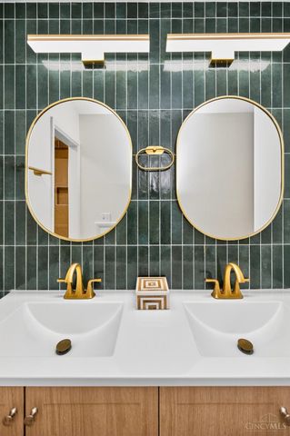 2730 Bristol Hill Court, Cincinnati, OH 45239