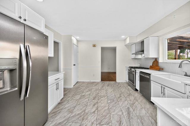 2730 Bristol Hill Court, Cincinnati, OH 45239