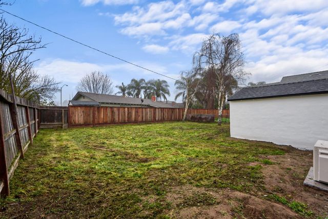 3416 N Gratton Rd, Denair, CA 95316