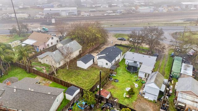 3416 N Gratton Rd, Denair, CA 95316