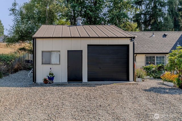 23425 SE 440th Street, Enumclaw, WA 98022