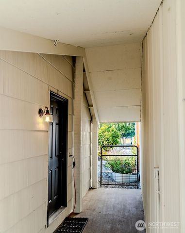 23425 SE 440th Street, Enumclaw, WA 98022