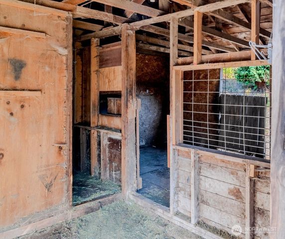 23425 SE 440th Street, Enumclaw, WA 98022
