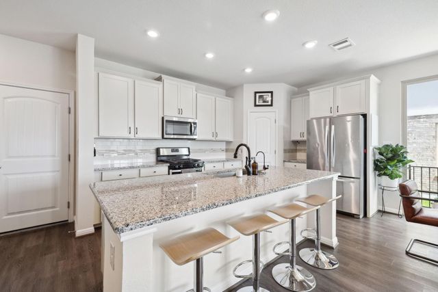 2204 Land Grant WAY, Round Rock, TX 78664