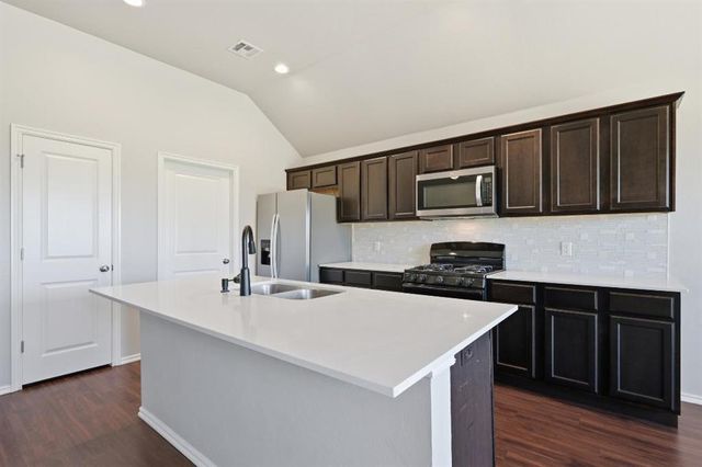 1281 Lakeview Drive, Edmond, OK 73034