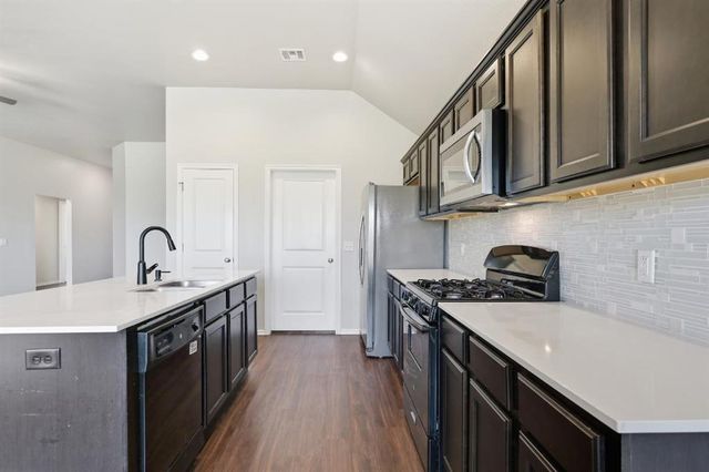 1281 Lakeview Drive, Edmond, OK 73034