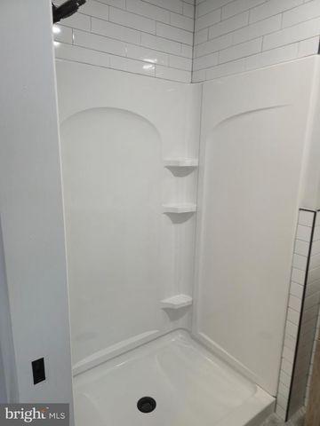 212 NEW ALBANY RD, Moorestown, NJ 08057