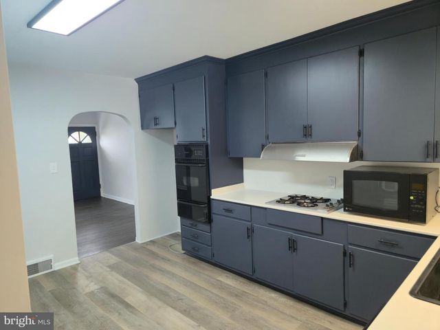 212 NEW ALBANY RD, Moorestown, NJ 08057