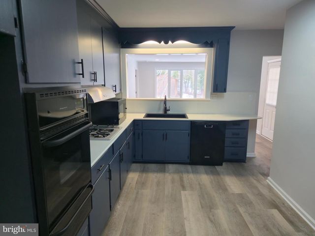 212 NEW ALBANY RD, Moorestown, NJ 08057