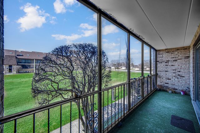 15702 Foxbend Court 1N, Orland Park, IL 60462