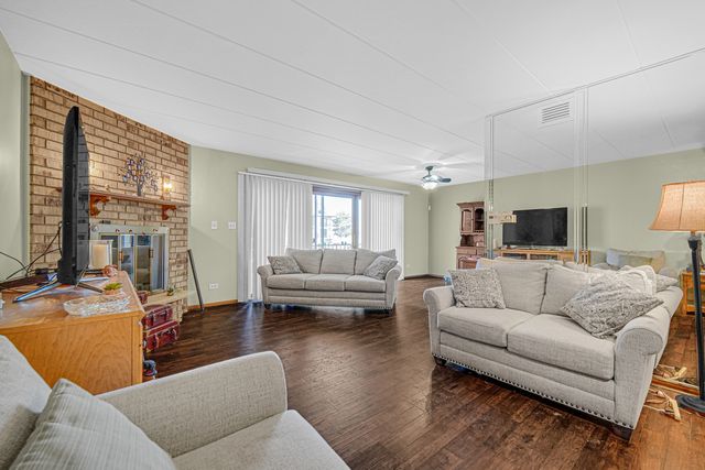 15702 Foxbend Court 1N, Orland Park, IL 60462