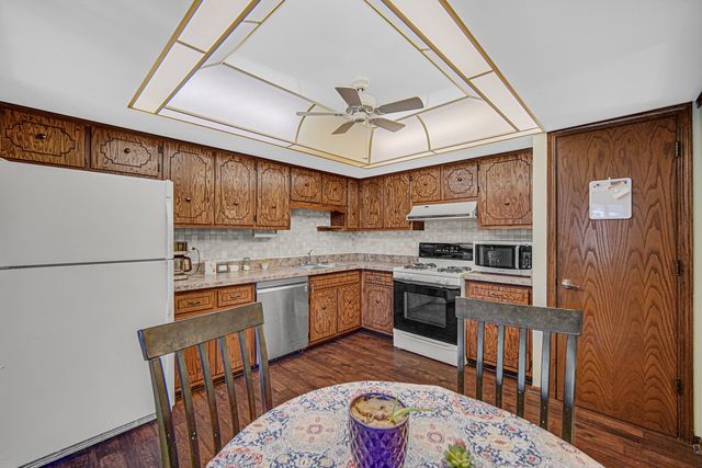 15702 Foxbend Court 1N, Orland Park, IL 60462