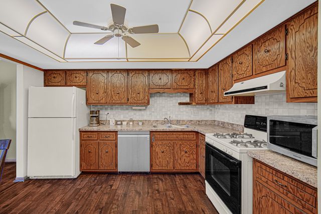 15702 Foxbend Court 1N, Orland Park, IL 60462