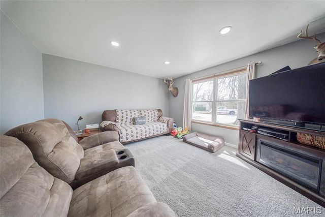 415 Hutchinson Drive, Rolla, MO 65401