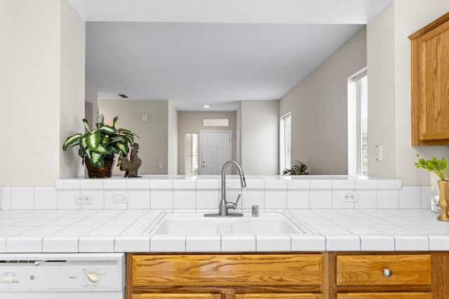 637 Geary Ln, Lincoln, CA 95648