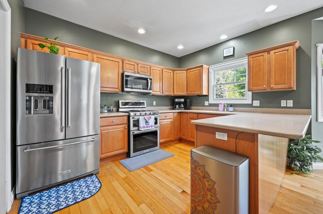2106 Halsted Drive, Stevensville, MI 49127