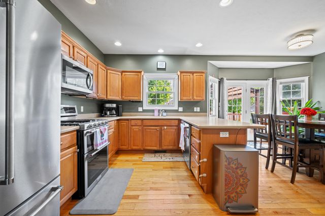 2106 Halsted Drive, Stevensville, MI 49127