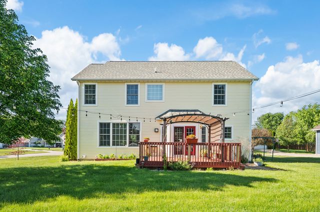 2106 Halsted Drive, Stevensville, MI 49127