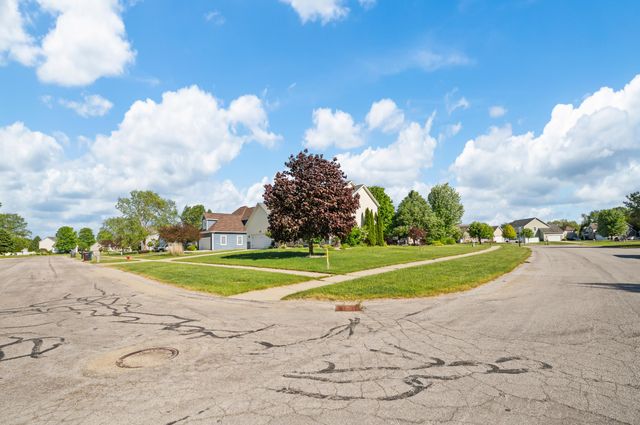 2106 Halsted Drive, Stevensville, MI 49127