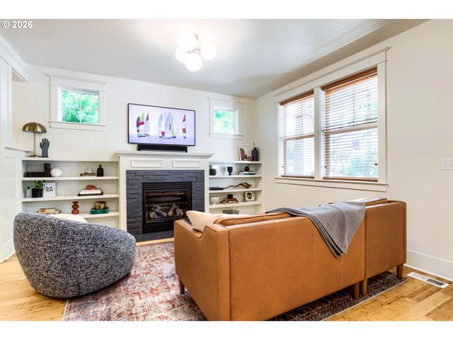 3626 N MISSOURI Ave, Portland, OR 97227