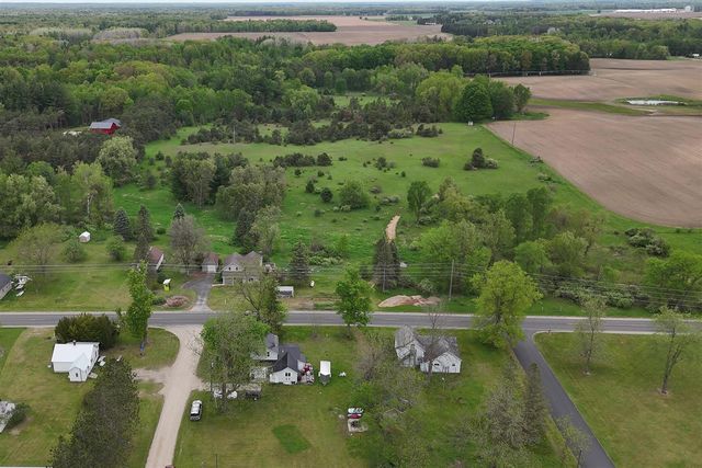 8332 5 Mile Road, Mecosta, MI 49332