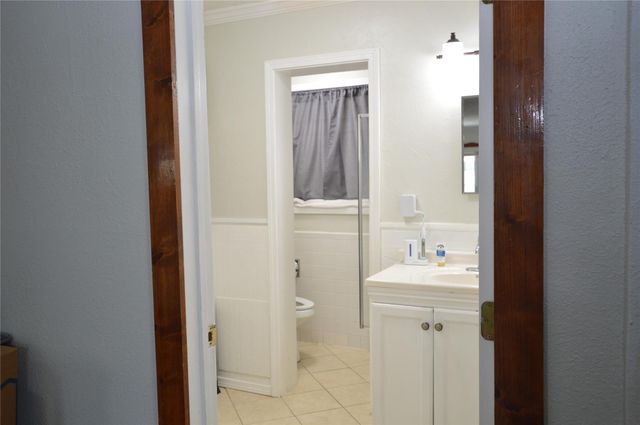1821 E Winn Street, Kemah, TX 77565